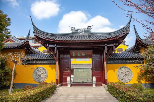 崇明寿安寺,始建于南宋,原名福安寺,国内唯一香樟木雕四面财神