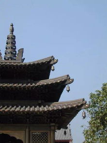 据说,它是西湖边最具吸引力与神秘色彩的建筑